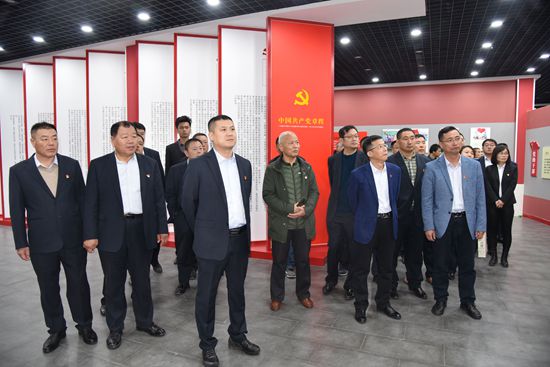 進(jìn)學(xué)堂 學(xué)黨章，守初心 擔(dān)使命——集團(tuán)黨總支開(kāi)展黨員開(kāi)放式組織生活19