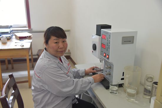 重山工匠  魯中水泥化驗(yàn)室化學(xué)分析工  李豐云