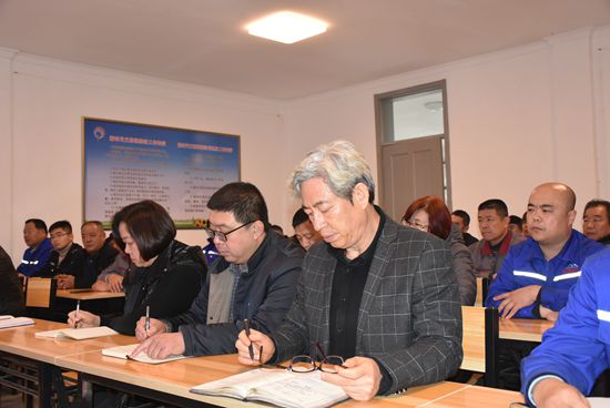 區(qū)領(lǐng)導(dǎo)到南韓村進(jìn)行理論宣講63