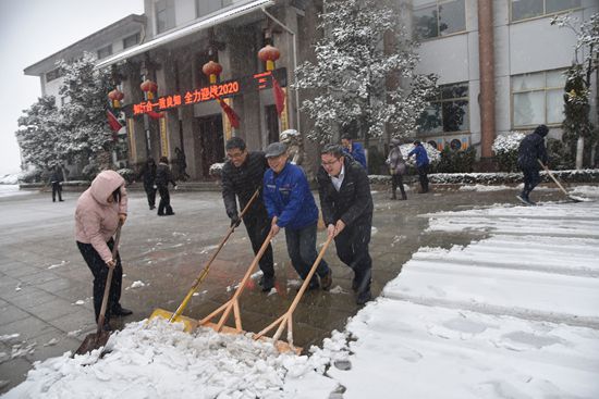 大修進(jìn)行時(shí)，這里有一群可愛的重山人......41
