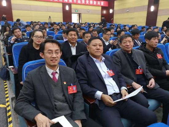 黃驊三陽總經(jīng)理參加市政協(xié)會(huì)議56