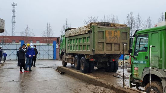 嚴(yán)防死守戰(zhàn)疫情 攻堅克難抓復(fù)產(chǎn)14