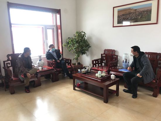 白音勿拉鎮(zhèn)領導到魯蒙公司調研6