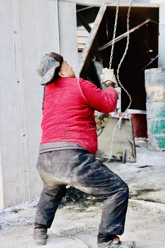 重山春已到 奮斗正當(dāng)時(shí)21