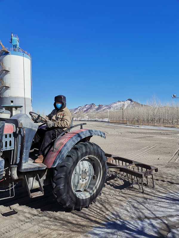 重山春已到 奮斗正當(dāng)時(shí)21