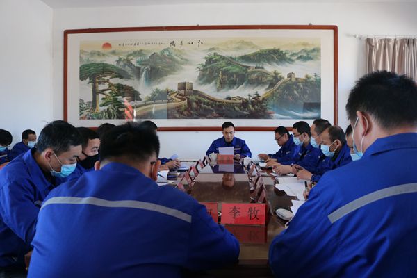 魯蒙公司黨支部召開(kāi)黨員大會(huì)88