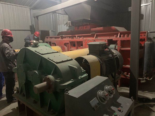 黃驊三陽(yáng)熟料輥壓機(jī)成功試車56