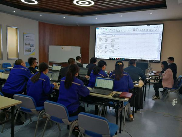 集團財務(wù)中心組織專題培訓(xùn) 0