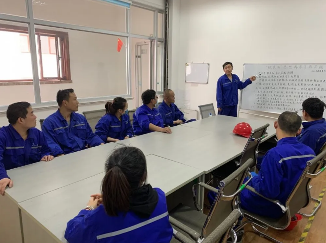 重山光電組織全員學習董事長講話精神31