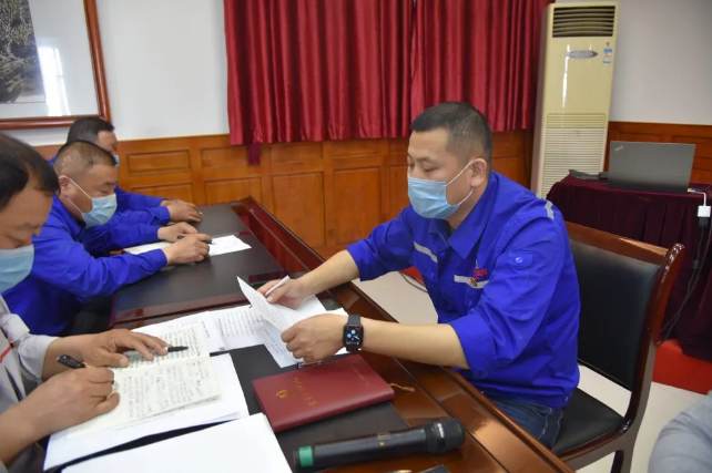 集團機關(guān)、魯中水泥黨支部召開入黨積極分子推選會議57