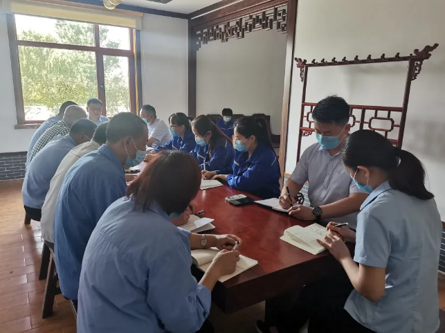 集團辦公室召開部門會議65