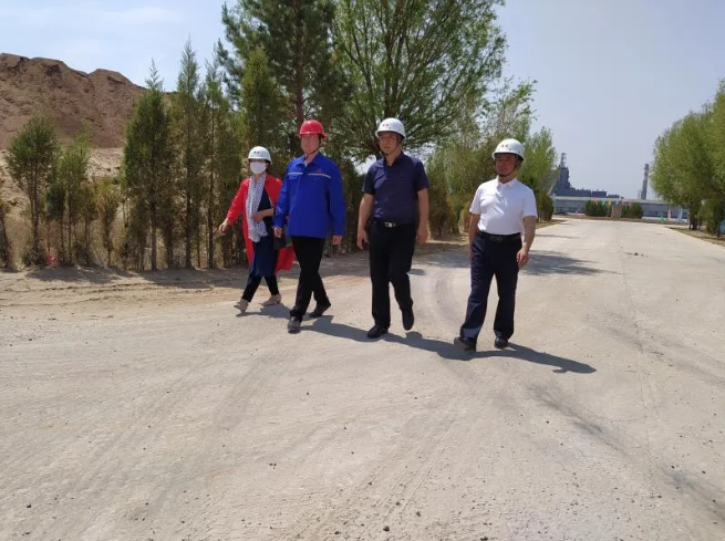 巴林左旗政務(wù)服務(wù)局到鵬峰化工參觀考察9