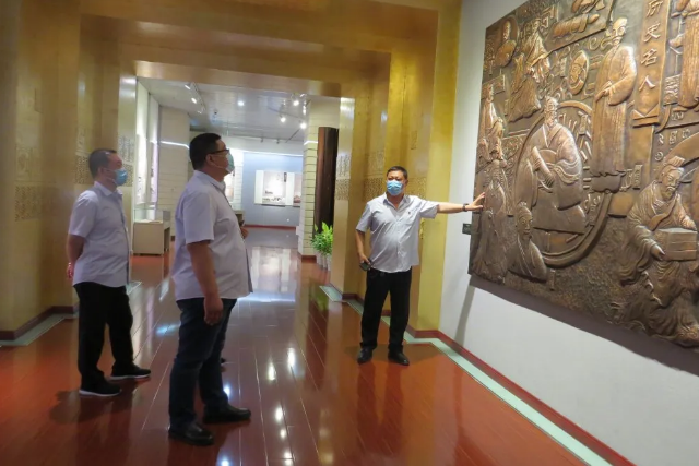 黃驊黨員講奉獻(xiàn) 義務(wù)勞動(dòng)慶七一7