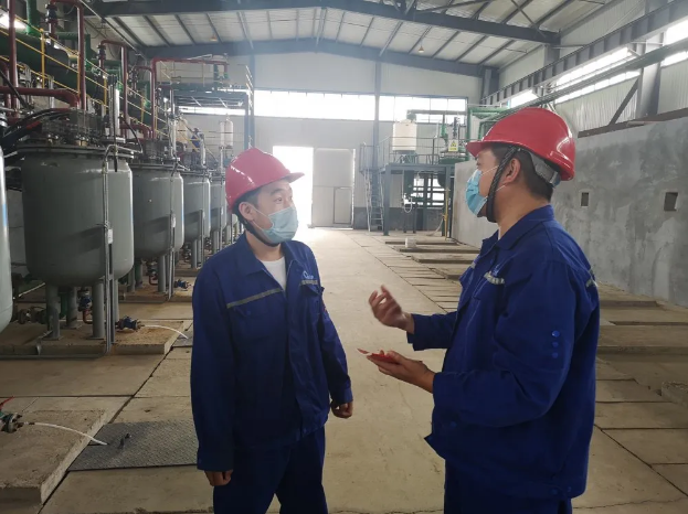 送黨章  學(xué)黨章  守黨章 ——重山光電黨支部開展主題黨日活動47