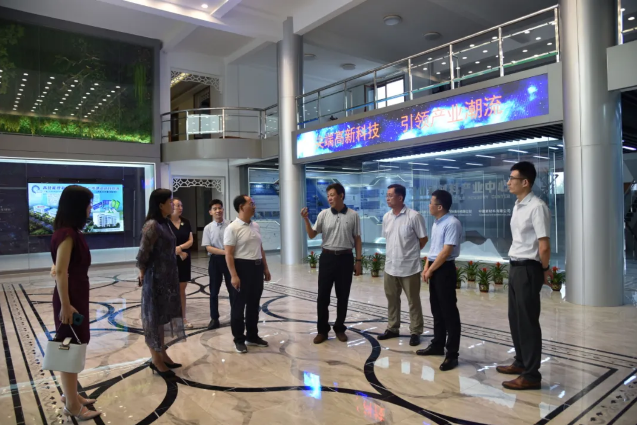 市工信局副局長邱萬勇到集團調(diào)研指導(dǎo)工作32
