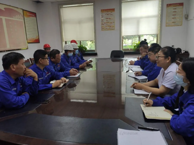 魯中水泥行管科室召開(kāi)勞保護(hù)品動(dòng)員會(huì)78