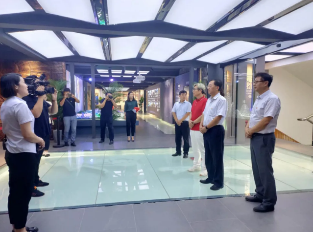 劉榮喜副市長到重山集團(tuán)調(diào)研指導(dǎo)工作53