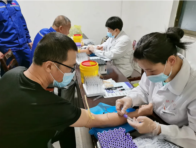 魯中水泥組織職業(yè)健康體檢57