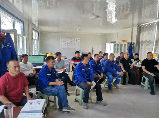 鵬峰化工項(xiàng)目部組織集體學(xué)習(xí)22