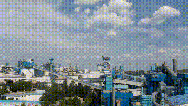 重山影像｜藍(lán)天白云下的綠色重山