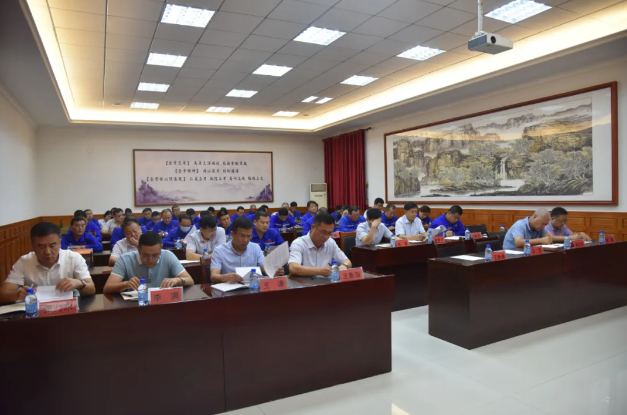 集團(tuán)公司組織集體學(xué)習(xí) ——王會(huì)強(qiáng)副總談新舊版《通用硅酸鹽水泥》標(biāo)準(zhǔn)74