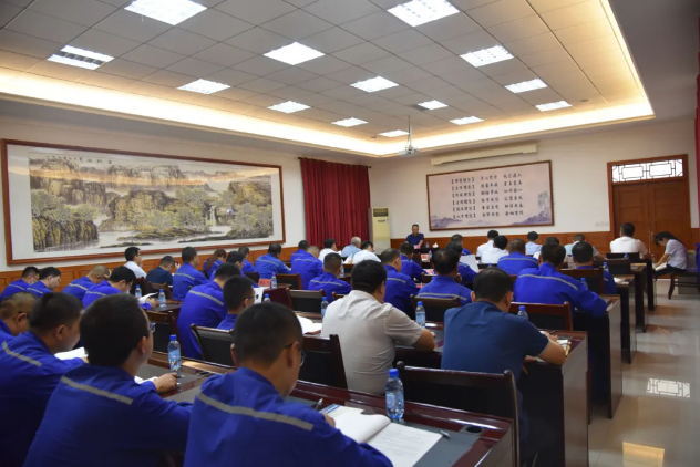 集團(tuán)公司組織集體學(xué)習(xí) ——王會(huì)強(qiáng)副總談新舊版《通用硅酸鹽水泥》標(biāo)準(zhǔn)74