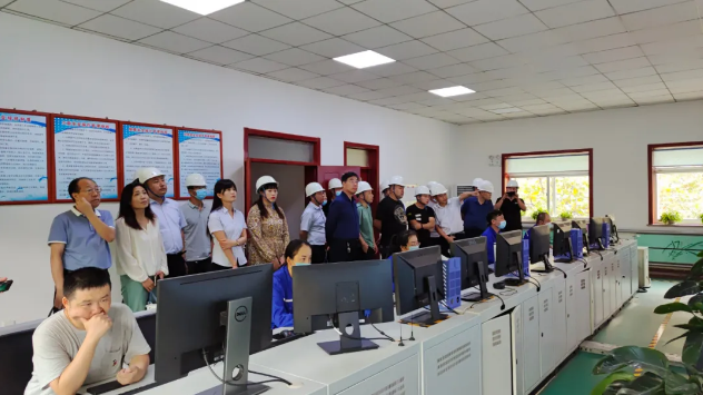 尋求合作 共謀發(fā)展——壽光市建筑業(yè)協(xié)會(huì)混凝土專委會(huì)到魯中水泥參觀考察100