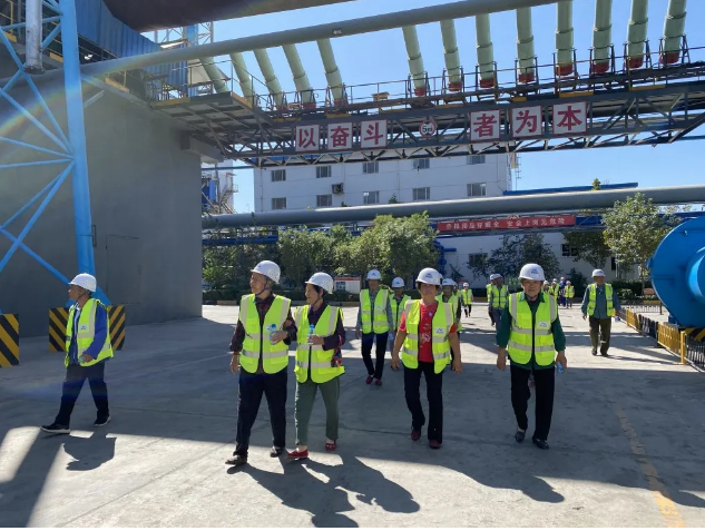 加強(qiáng)村企溝通 促進(jìn)和諧發(fā)展——南韓村民參加重山集團(tuán)企業(yè)開(kāi)放日活動(dòng)95