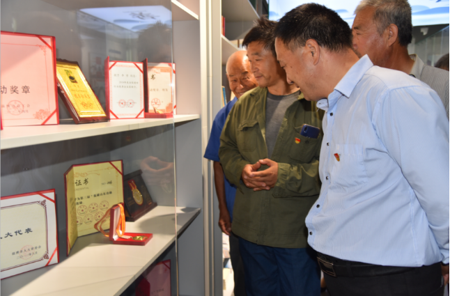 守初心  擔使命 為民服務不止步       —昆侖鎮(zhèn)小范村黨支部到重山集團開展開放式組織生活35