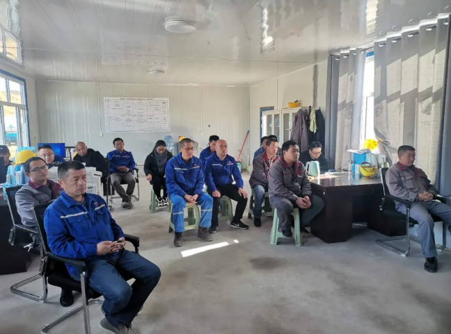 鵬峰化工召開工作會(huì)議95