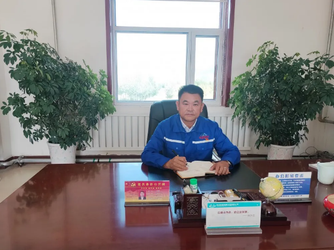 重山人·重山事︱有一種信仰叫“忠誠(chéng)” 有一種信念叫“責(zé)任”——記魯蒙水泥銷售部經(jīng)理崔亦濱28