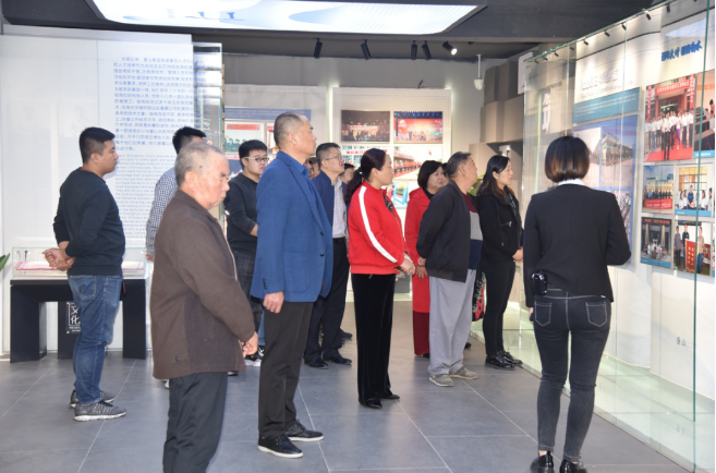 不忘初心再出發(fā) 牢記使命建新功——肖家村、前宅村黨支部到集團(tuán)開(kāi)展開(kāi)放式組織生活24