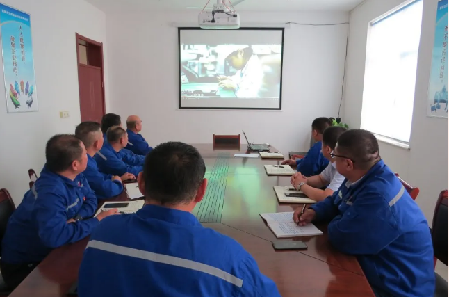 黃驊三陽組織集體學(xué)習(xí)98