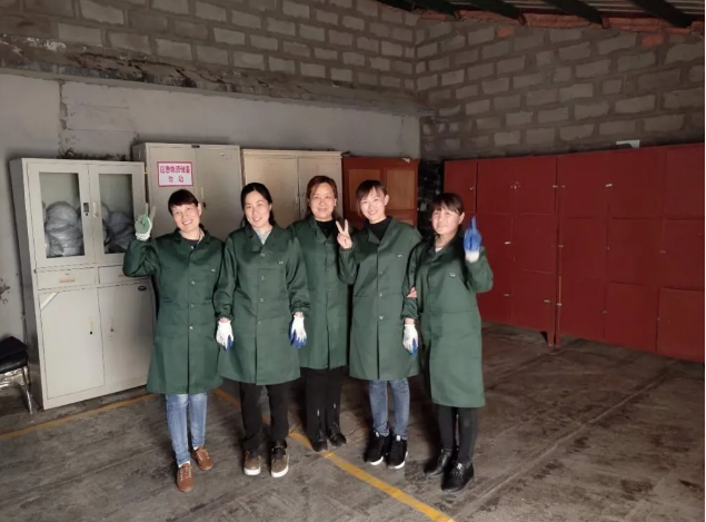 重山人·重山事︱窮當(dāng)益志堅(jiān) 巾幗不讓須眉 ——采訪魯中水泥物資部經(jīng)理張娟52