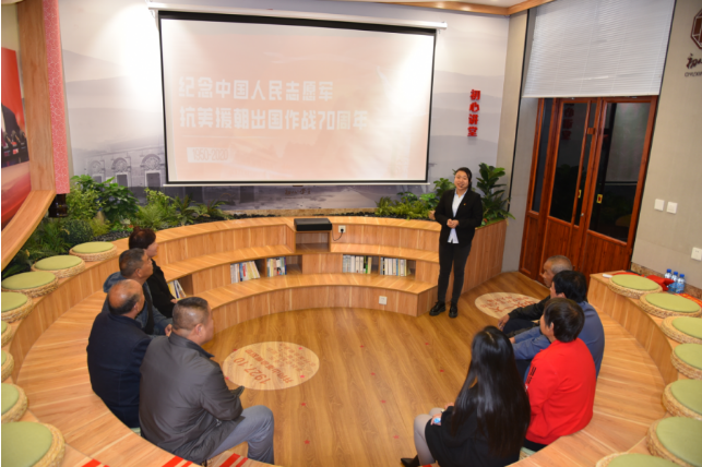 激發(fā)黨建新活力 增強(qiáng)組織凝聚力 ——上黃崖村到重山集團(tuán)開展開放式組織生活98