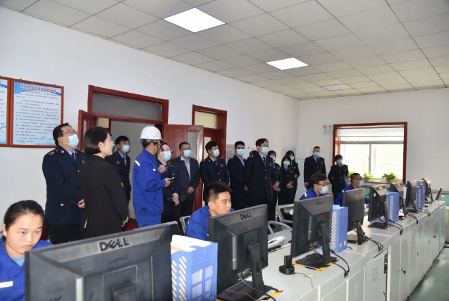 不忘初心 牢記宗旨—— 淄川區(qū)稅務(wù)局組織黨員到重山集團(tuán)開展開放式組織生活84