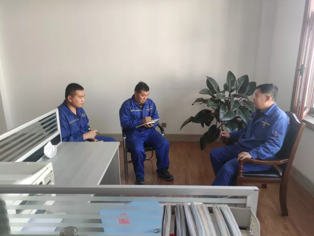 重山光電黨支部召開支委會(huì)    30