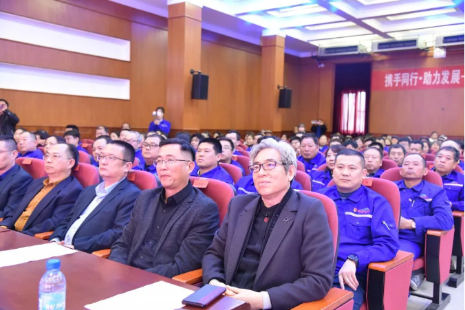 攜手同行?助力發(fā)展 ——重山集團(tuán)與淄博市廣播電視臺(tái)戰(zhàn)略合作啟動(dòng)簽約儀式暨慶祝文藝演出活動(dòng)隆重舉行63