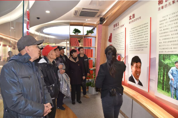 牢記初心使命 推動鄉(xiāng)村振興——演禮村黨支部走進重山集團開展開放式組織生活24