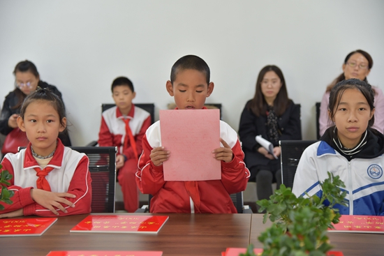 重山集團參加羅村中心?！皭坌闹鷮W”資助金發(fā)放儀式25